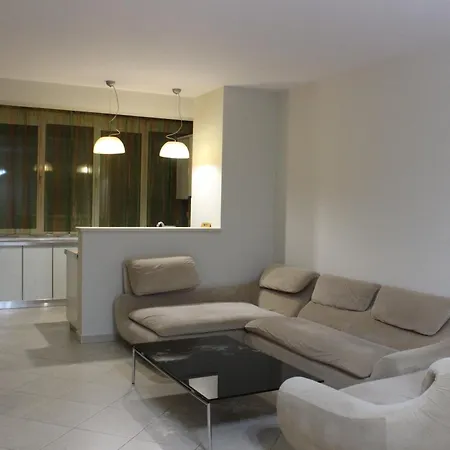 Apartman Laresol House