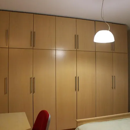 Apartman Laresol House *