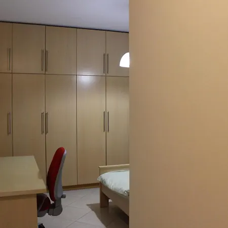 Laresol House Apartman *
