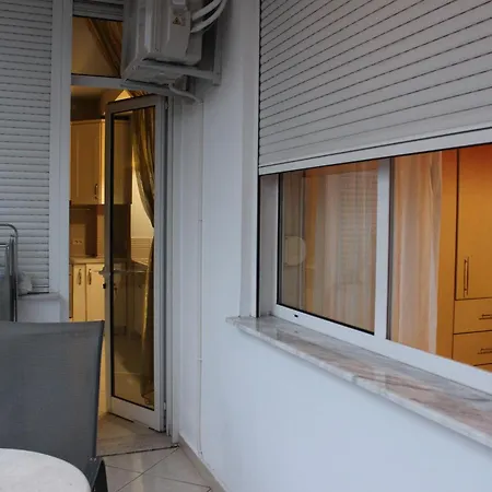 Laresol House Apartman *