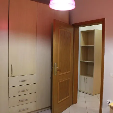 Laresol House Apartman Tirana