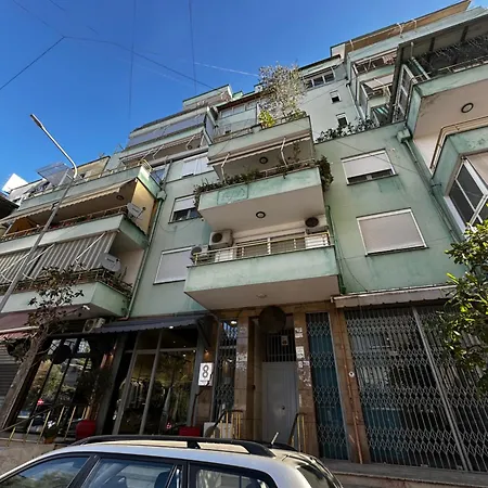 Apartman Laresol House *